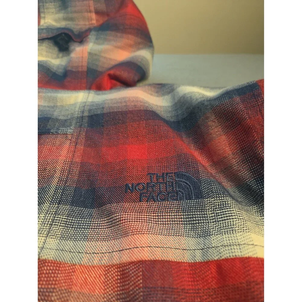 The North Face Tight Ship Jacket Mens Med Red Blue Plaid Snowboard NWOT Hyvent